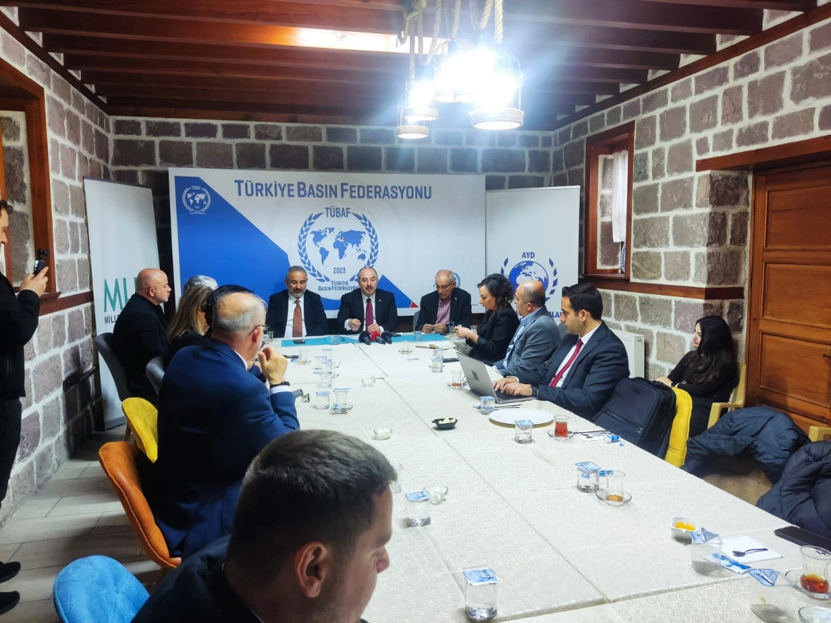 Mustafa Varank: &Ouml;zg&uuml;r &Ouml;zel o arabayı iade etmelidir