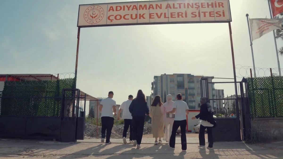 &Ouml;ğrencilerden Topluma Değer Katan Uygulamalar