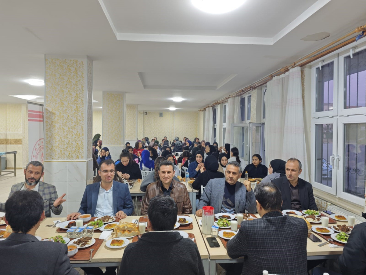 Pansiyonlarda iftar buluşmaları dayanışma ruhunu pekiştiriyor