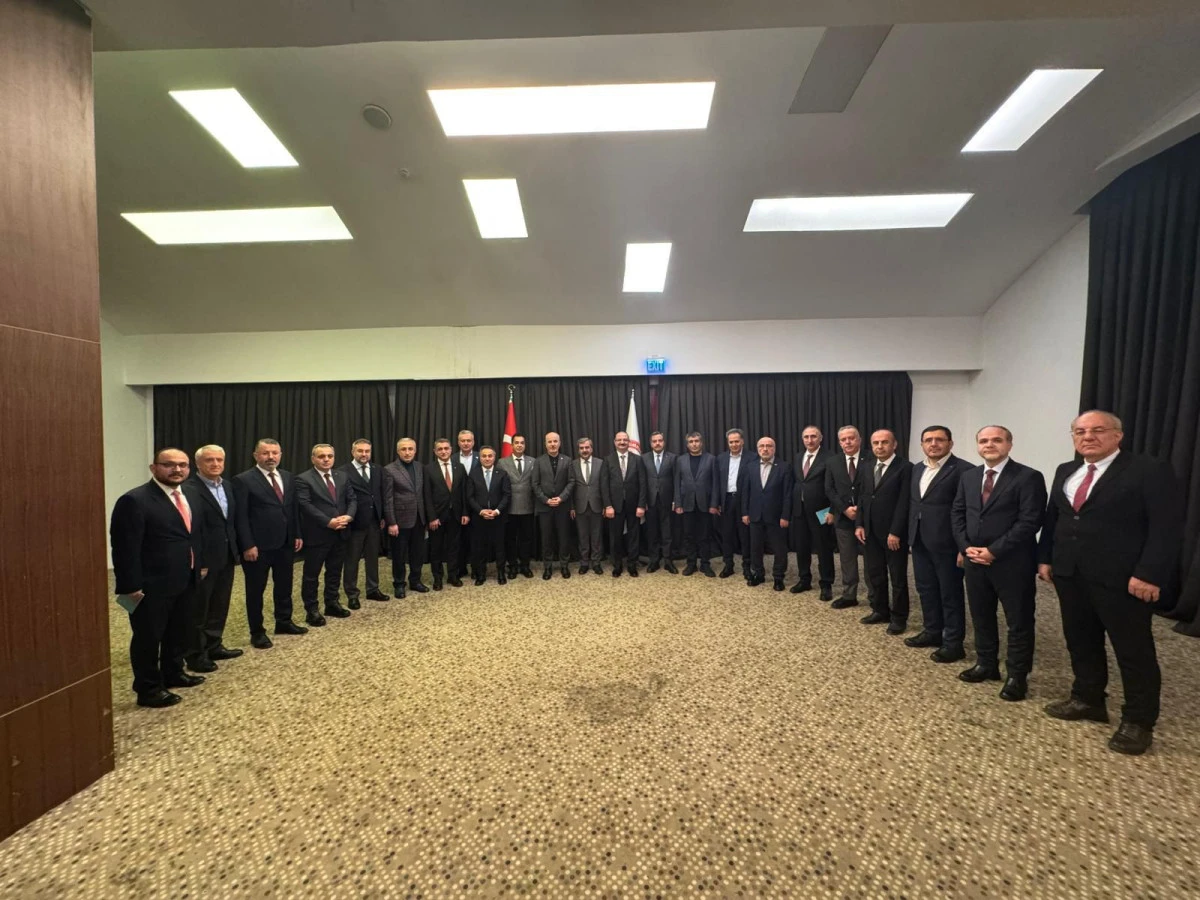 Rekt&ouml;r Keleş Y&uuml;ksek&ouml;ğretim Zirvesi&rsquo;nde