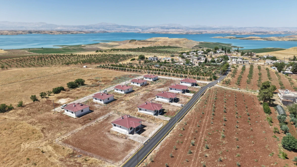 Samsat&rsquo;ta BSK Sıcak Asfalt &Ccedil;alışmaları Hız Kesmeden S&uuml;r&uuml;yor