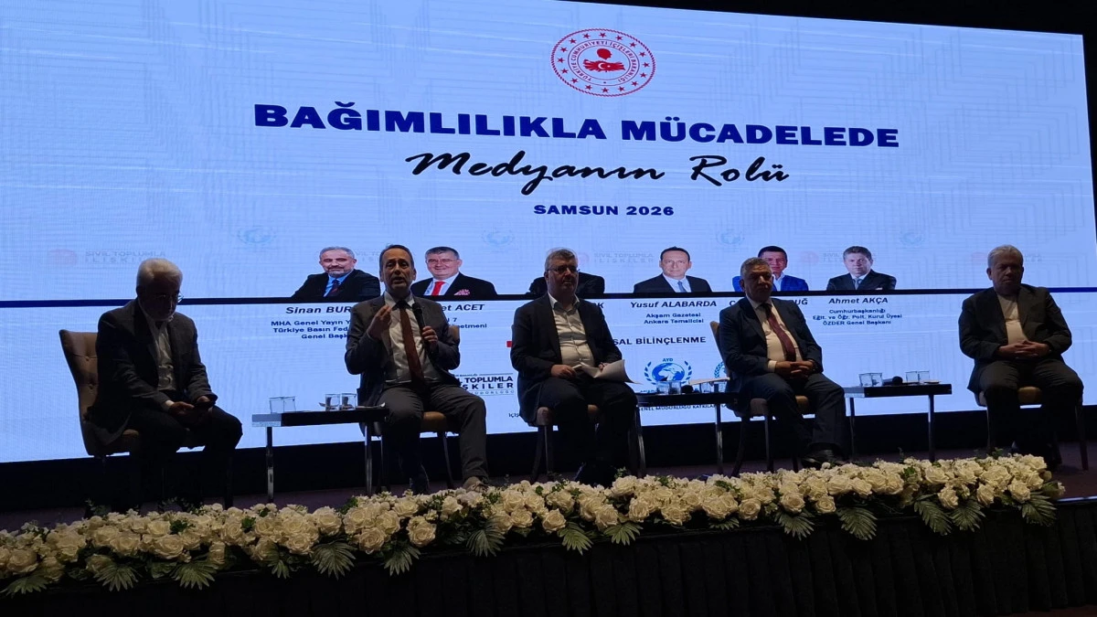 Samsun'da "Bağımlılıkla M&uuml;cadelede Medyanın Rol&uuml;" paneli d&uuml;zenlendi