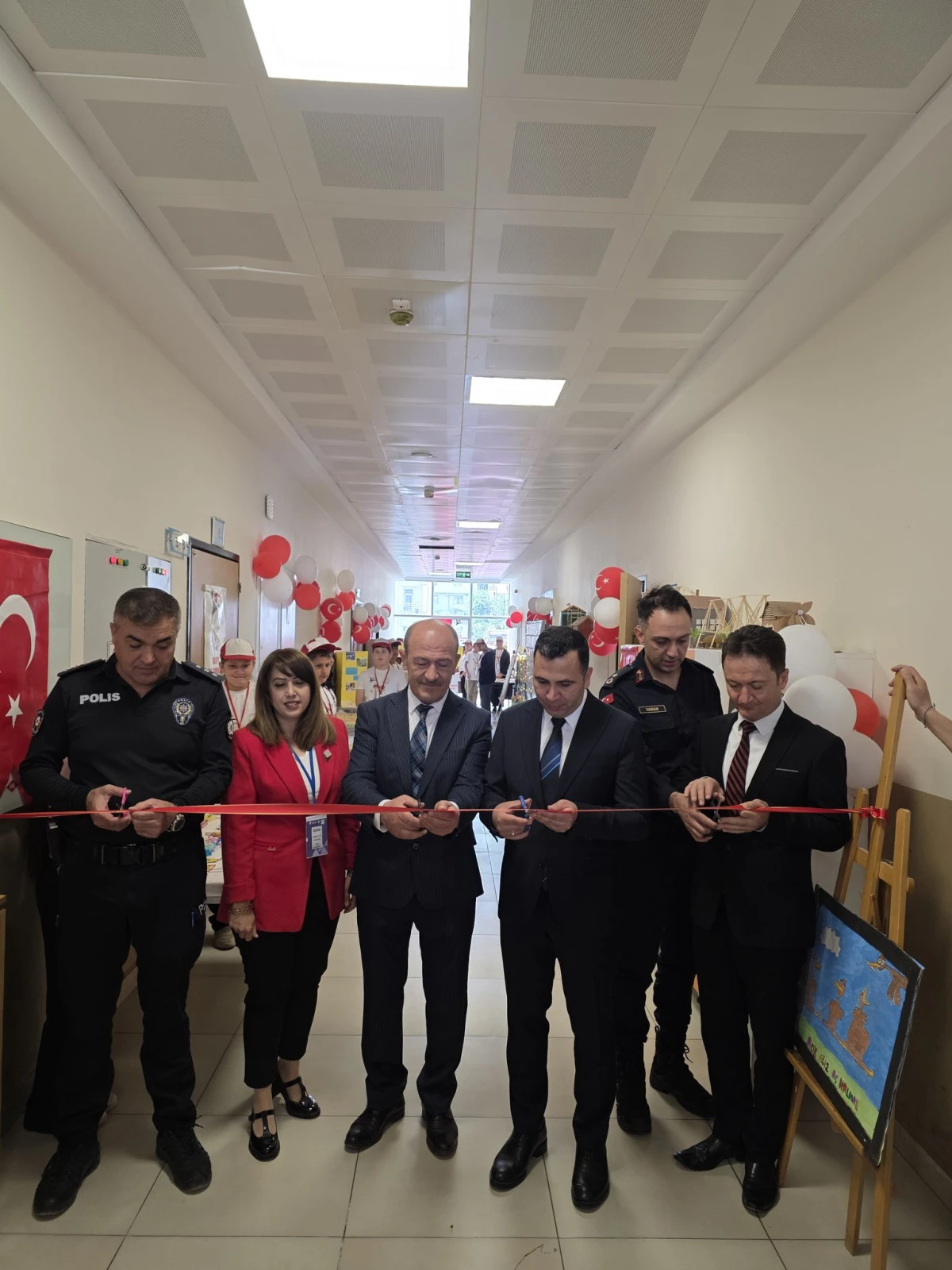 Şehit Musa Vuruşkan Ortaokulu&rsquo;nda T&Uuml;BİTAK 4006 Bilim Fuarı A&ccedil;ıldı