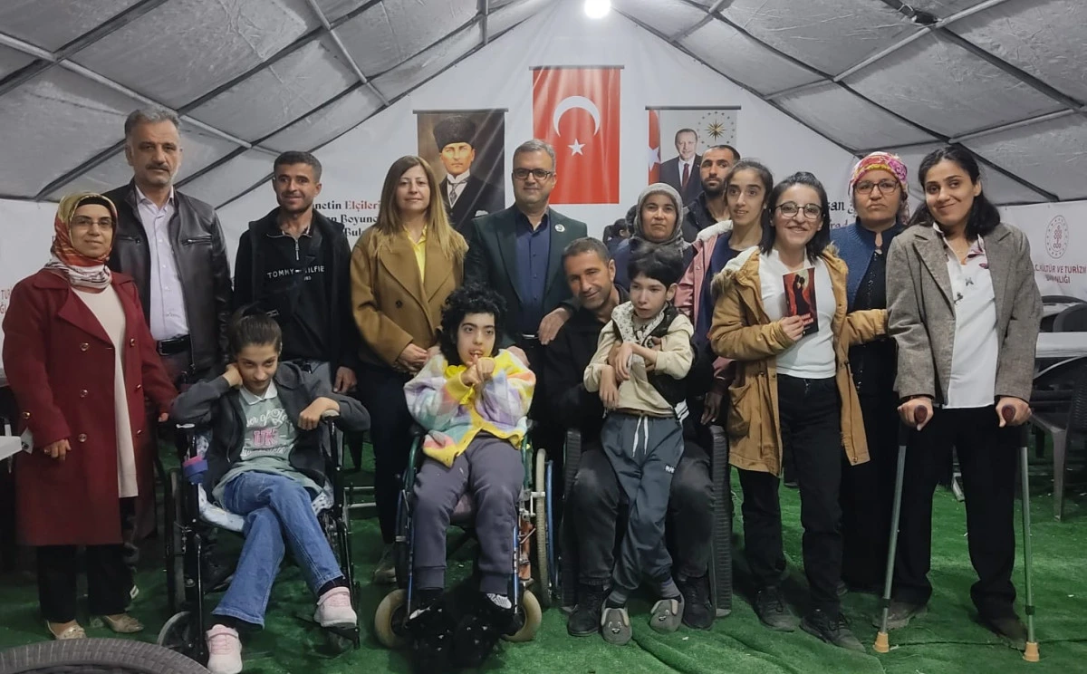 Serebral Palsili Bireyler Aynı Sofrada Bir Araya Geldi