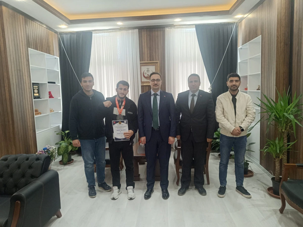 Sincik&rsquo;ten Bilek G&uuml;reşinde B&uuml;y&uuml;k Başarı