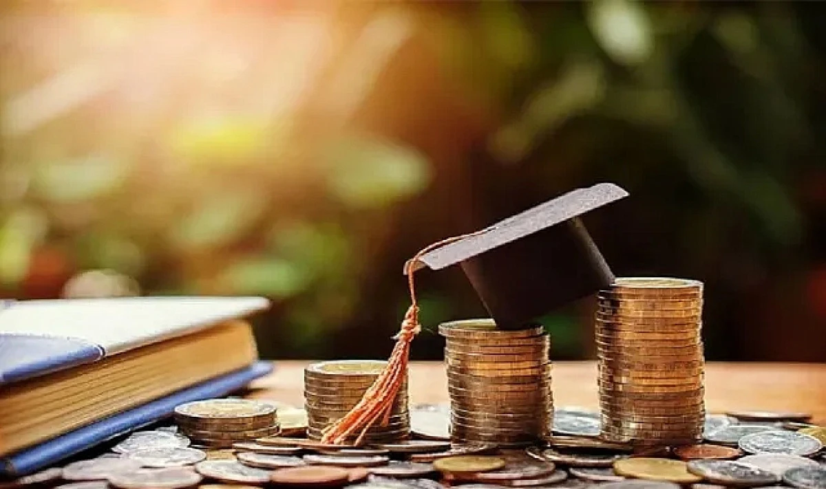 &Uuml;niversite &Ouml;ğrencilerinin Burs ve Kredilerine Y&uuml;zde 33 Zam