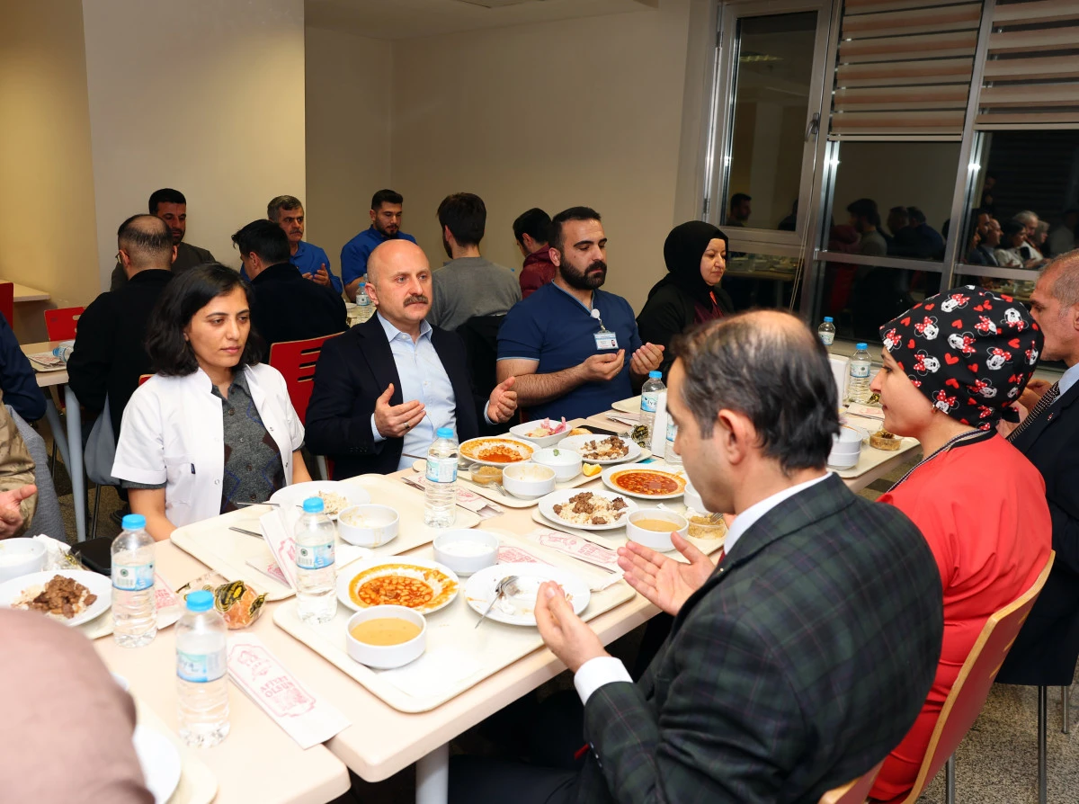 Vali Varol, Sağlık &Ccedil;alışanlarıyla İftar Sofrasında Buluştu