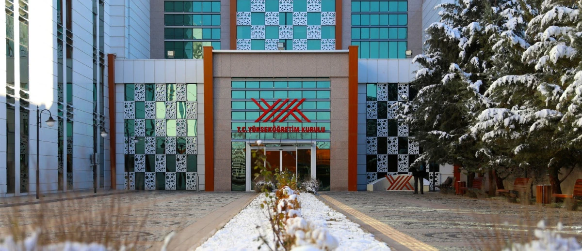 Y&Ouml;K&rsquo;ten Lisans&uuml;st&uuml; &Ouml;ğrencilere Doğum Sonrası 2 D&ouml;nem Ek S&uuml;re Hakkı Genişletildi