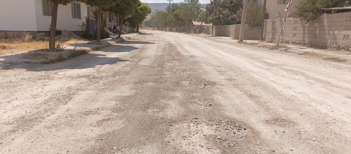 Yol Sorunu Vatandaşı Canından Bezdirdi   