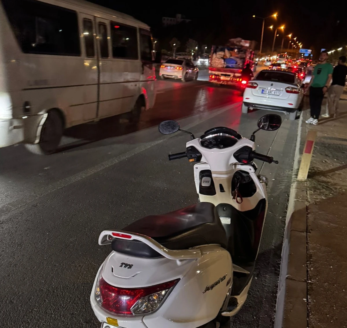 Zincirleme Trafik Kazasında 2 Kişi Yaralandı   